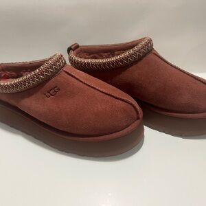 UGG Tazz womens size 8